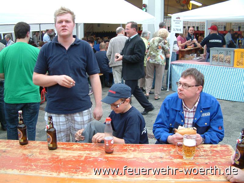 2010.04.30 Maibaumaufstellung (25).JPG